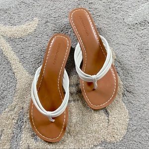 Women’s sandals with heel